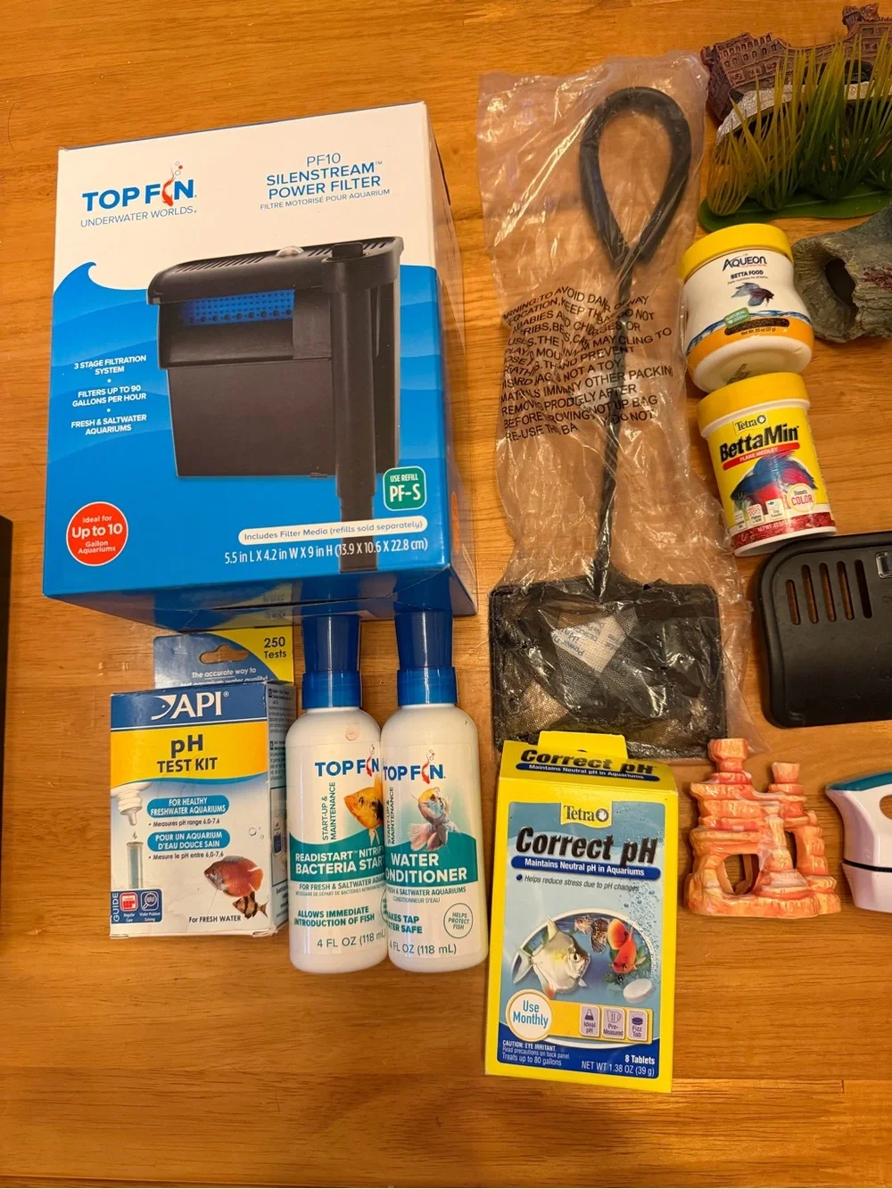 Large bundle of fish aquarium supplies. Pet smart. Top fin.